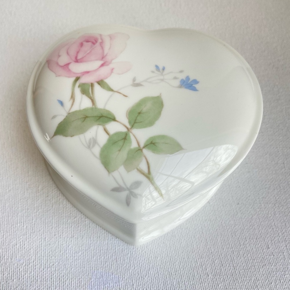 Mikasa April Rose heart shaped bone china trinket dish floral Narumi Japan